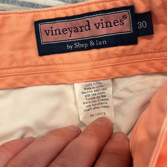 Vineyard vines shep & Ian orange shorts size 30 - Picture 2 of 2